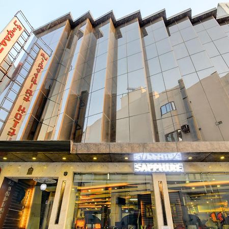 Airport La Sapphire Hotel & Restaurant New Delhi Buitenkant foto