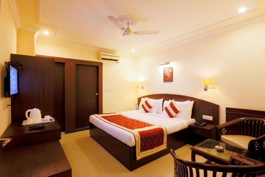 Airport La Sapphire Hotel & Restaurant New Delhi Buitenkant foto