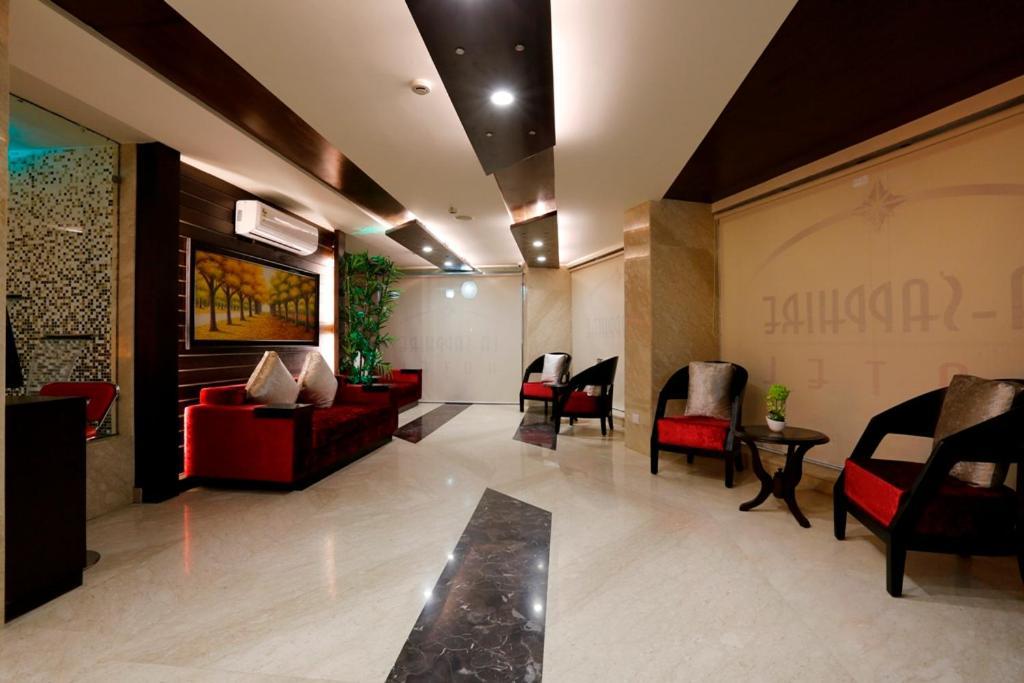 Airport La Sapphire Hotel & Restaurant New Delhi Buitenkant foto