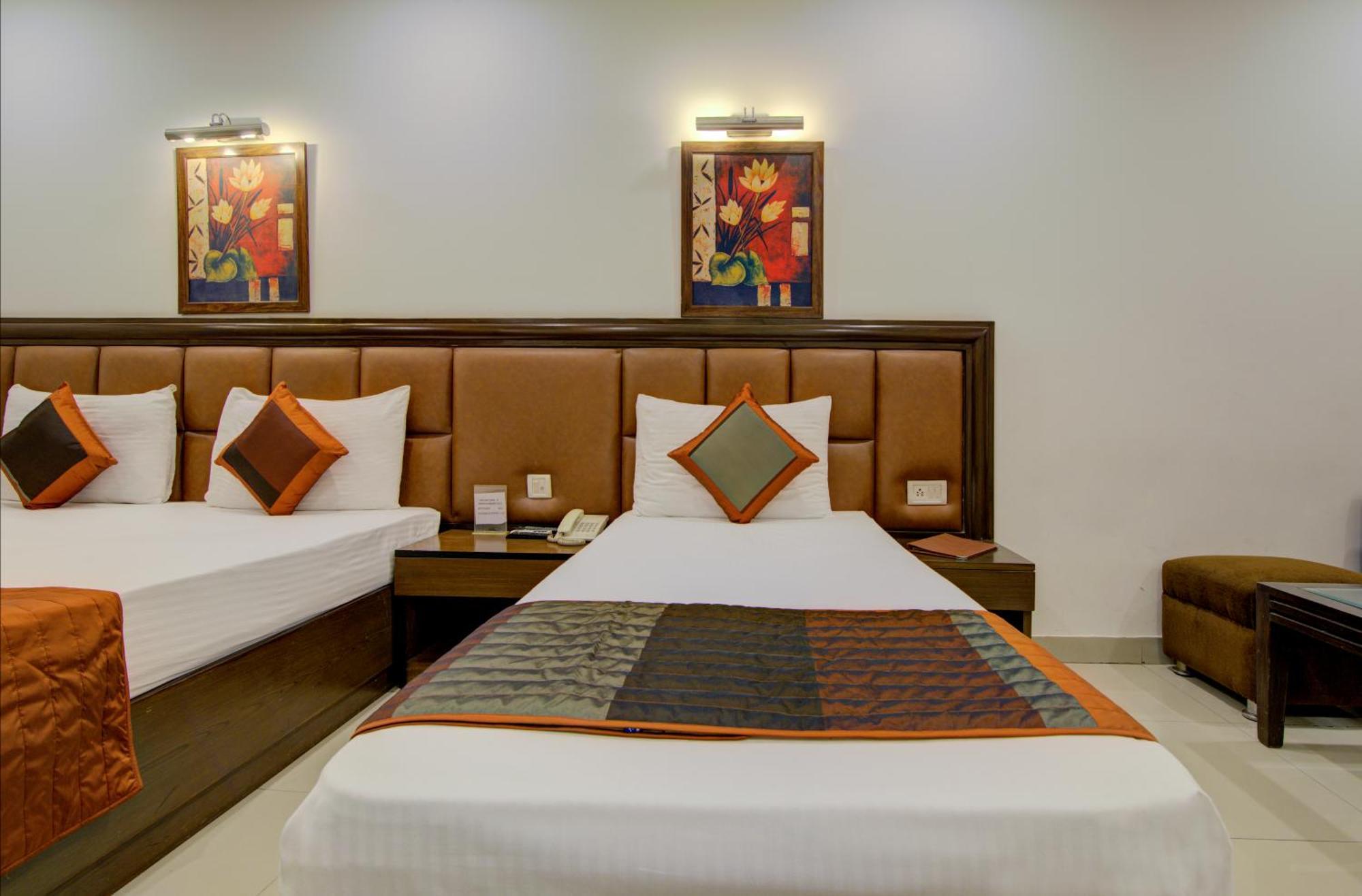 Airport La Sapphire Hotel & Restaurant New Delhi Buitenkant foto