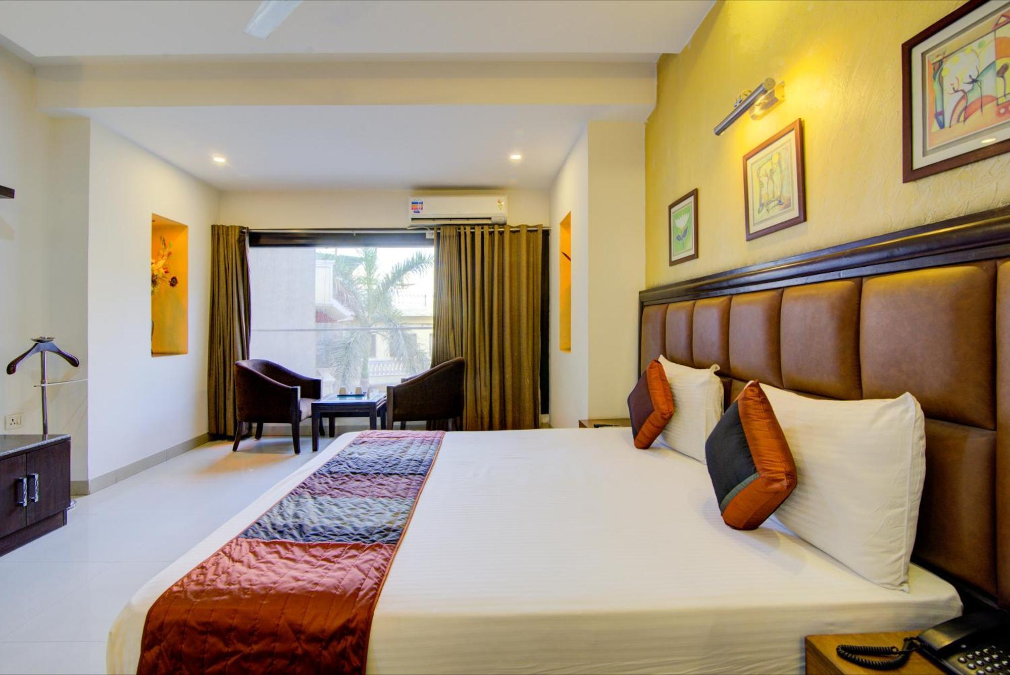 Airport La Sapphire Hotel & Restaurant New Delhi Buitenkant foto